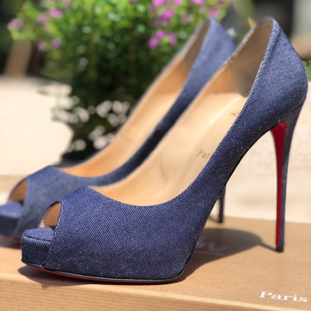Very Prive LouBoutin Denim Peep-toe Heel